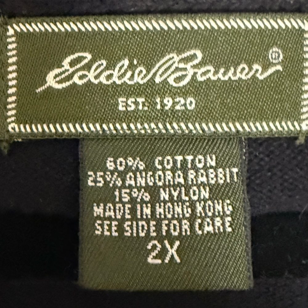 Eddie Bauer Women’s Green Label black V-Neck Sweater - Picture 2 of 4